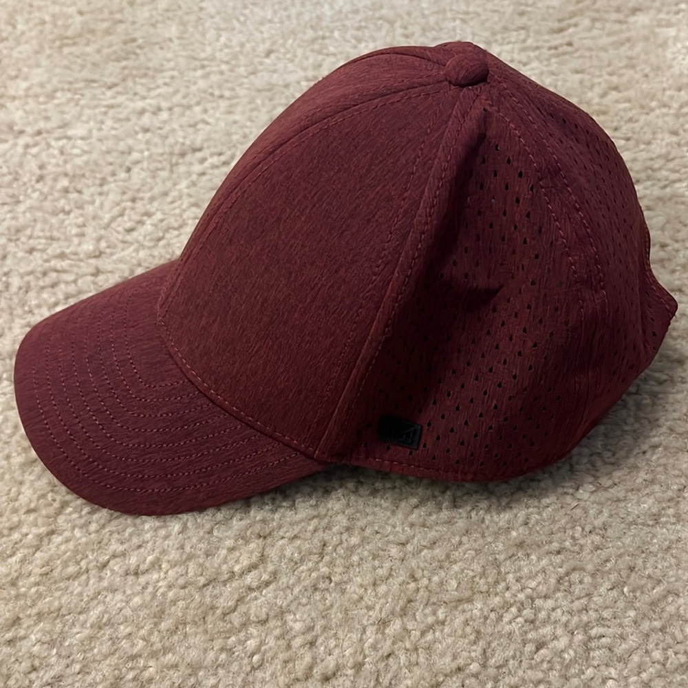 Men’s Melin A-GAME HYDRO Performance Snapback Hat- Worn once